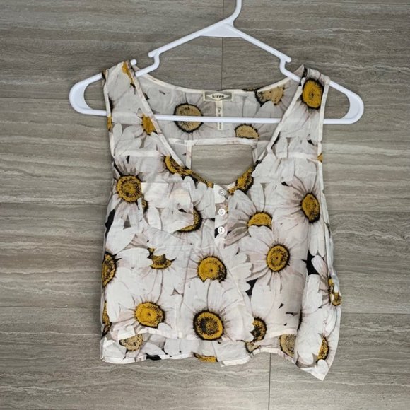 Kirra Tops - Women’s Kirra Daisy Patterned Cropped Shirt